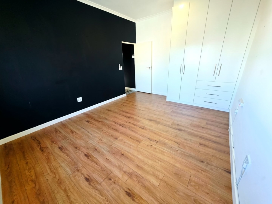 To Let 3 Bedroom Property for Rent in Sandown Western Cape